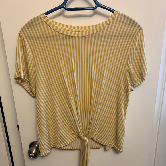 Large Twix Striped Tie Tee in Golden Yellow - Picture 3 of 4